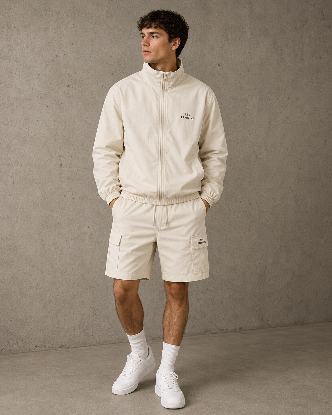 Look décontracté en ensemble beige les frangins.png