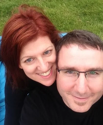 A portrait of Bob Goettle, LMHC, and his wife. Bob works with couples in relationship distress.