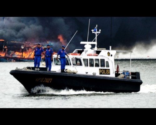 11.5m patrol boat on task