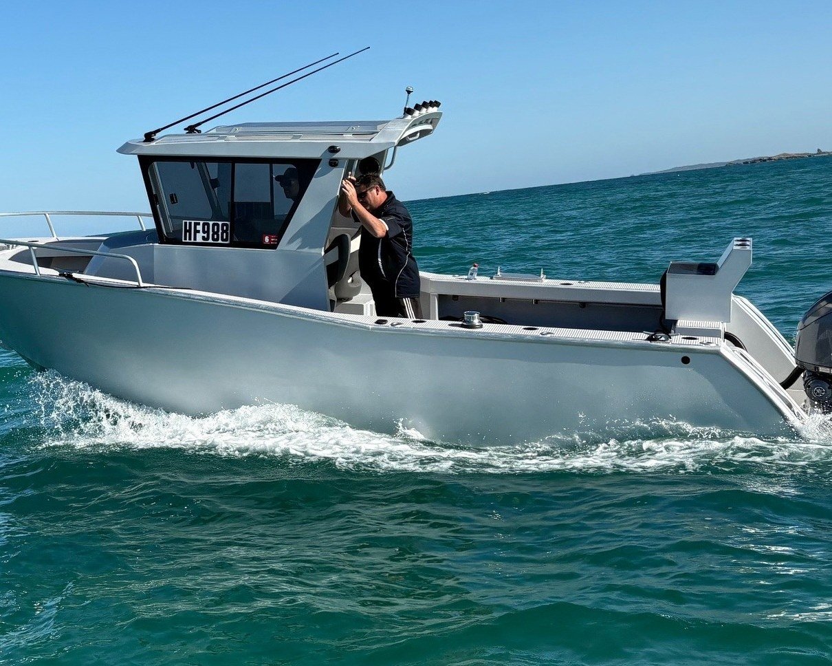 Sherwood Marine 750CCB - 7.5m Centre Cab aluminium boat kit - underway, port quarter (fr windows)
