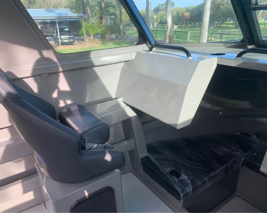 Sherwood Marine 600HT - 6m Hardtop aluminium boat kit - cabin interior, port side

