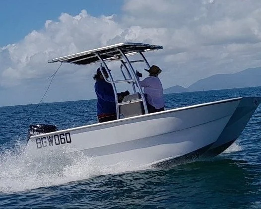 Sherwood Marine C450CC centre console 4.5 m aluminium catamaran boat kit - on water starboard bow quarter