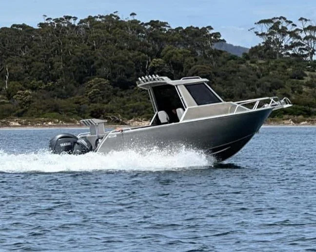 Sherwood Marine 680HT - 6.8m Hardtop aluminium boat kit - underway at speed, starboard profile
