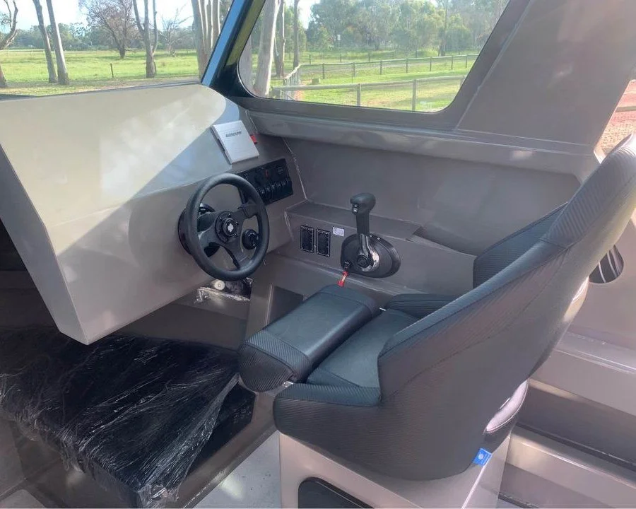 Sherwood Marine 600HT - 6m Hardtop aluminium boat kit - helm station, wheel and controls


