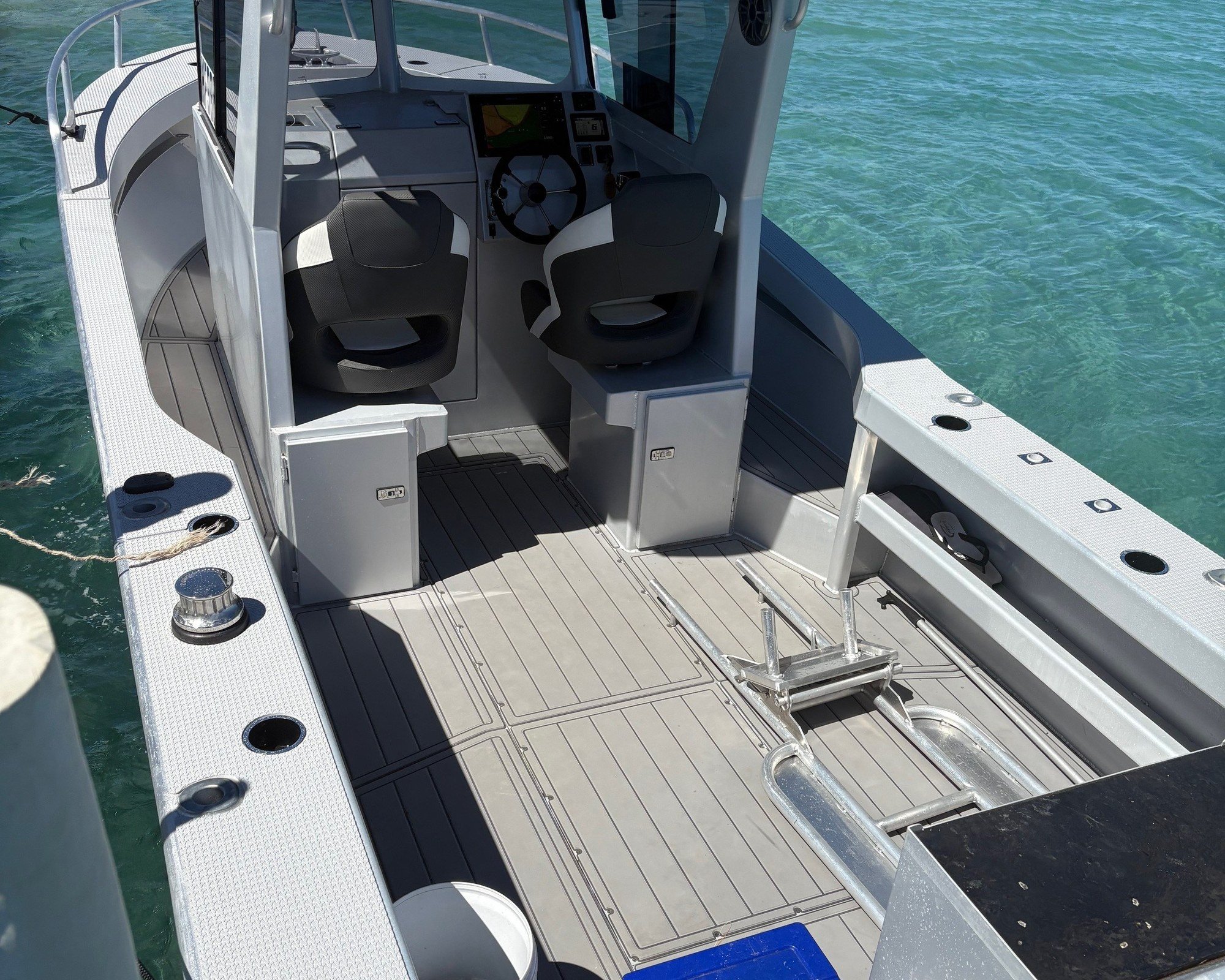 Sherwood Marine 750CCB - 7.5m Centre Cab aluminium boat kit - cockpit and helm seating (fr windows)
