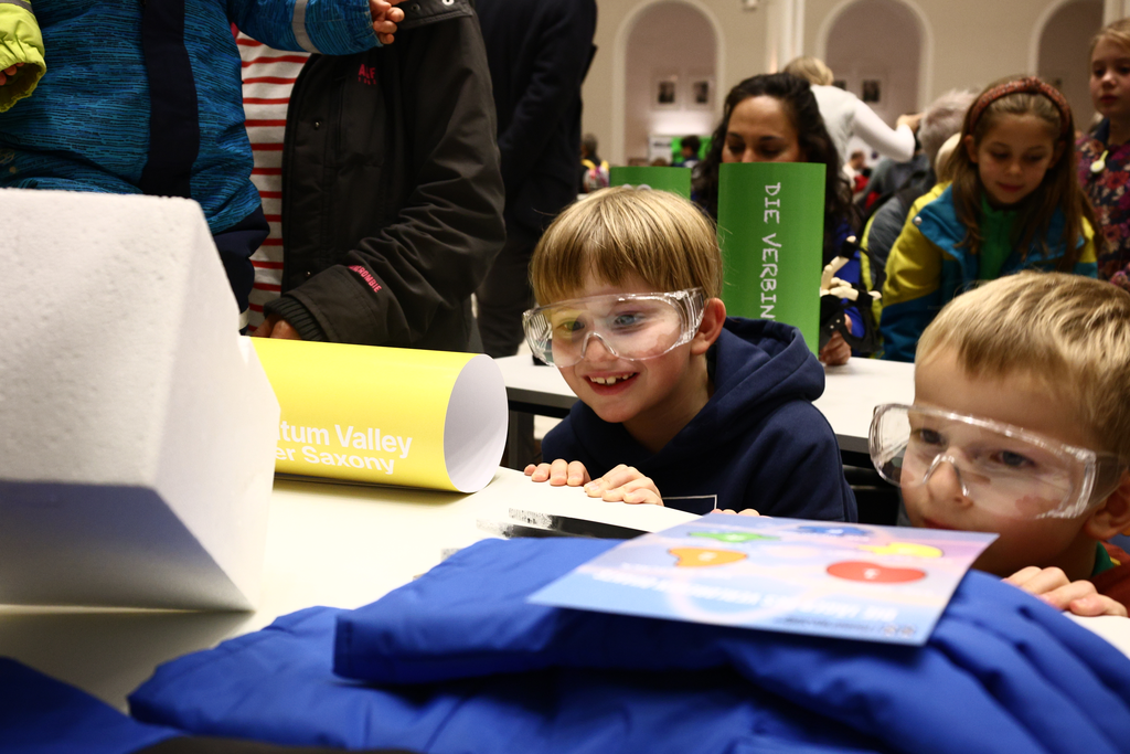 “The Night that Creates Knowledge” turns Kids into Quantum Explorers