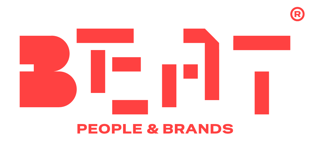 Logotipo da BET, com o texto "PEOPLE & BRANDS" embaixo, em estilo gráfico com letras vermelhas e negros.