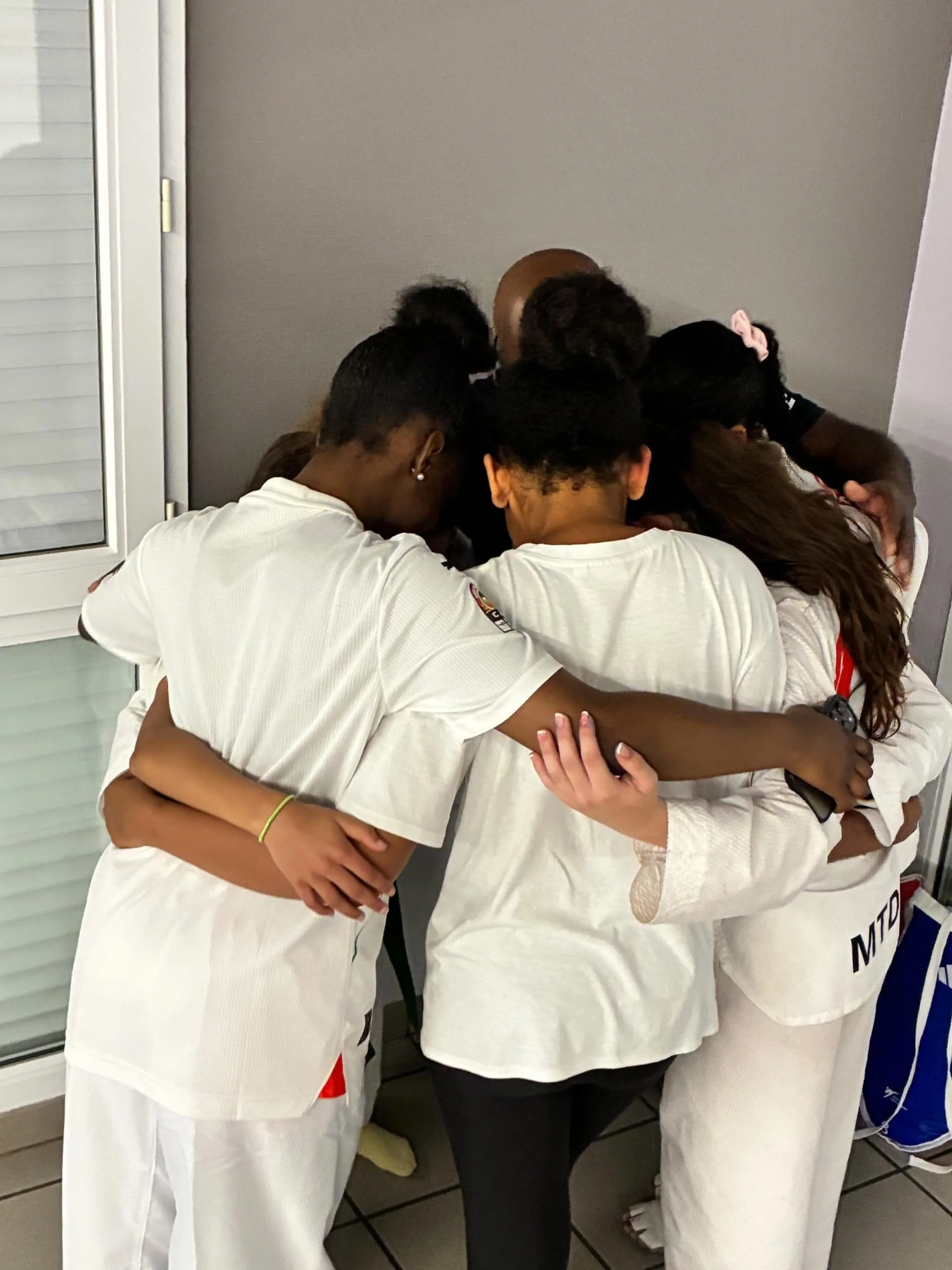 Moment fort avec nos athl&egrave;tes 💙🥋

&Agrave; quelques jours de l&rsquo;Open du 93, qui se d&eacute;roulera le 14 juin 2026 &agrave; Tremblay en France , Ma&icirc;tre Papis prend le temps d&rsquo;&eacute;changer, d&rsquo;&eacute;couter et de tr