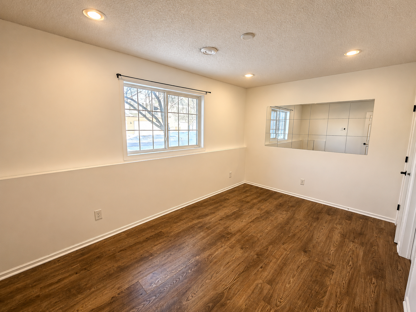 Interior painting in Shakopee, Minnesota. We painted 6 rooms in this Shakopee townhome in two days. We used Duration paint by Sherwin Williams.