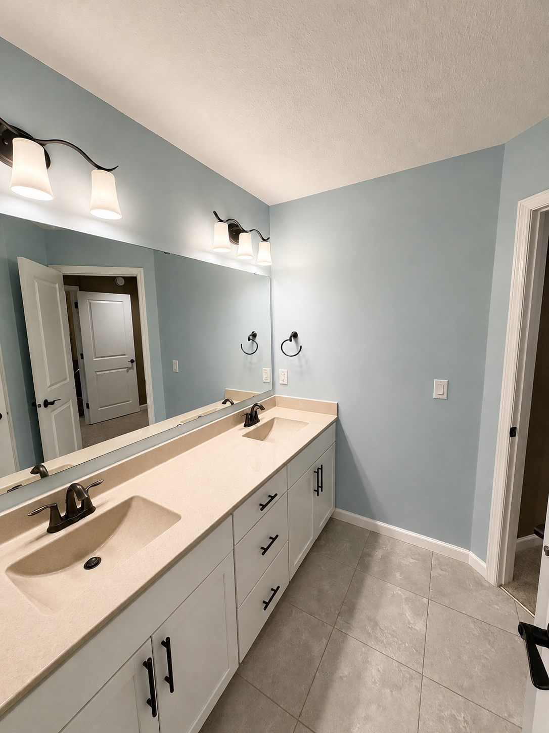 Interior bathroom repaint in Prior Lake. We completed this bathroom in just a few hours using Sherwin Williams duration paint.