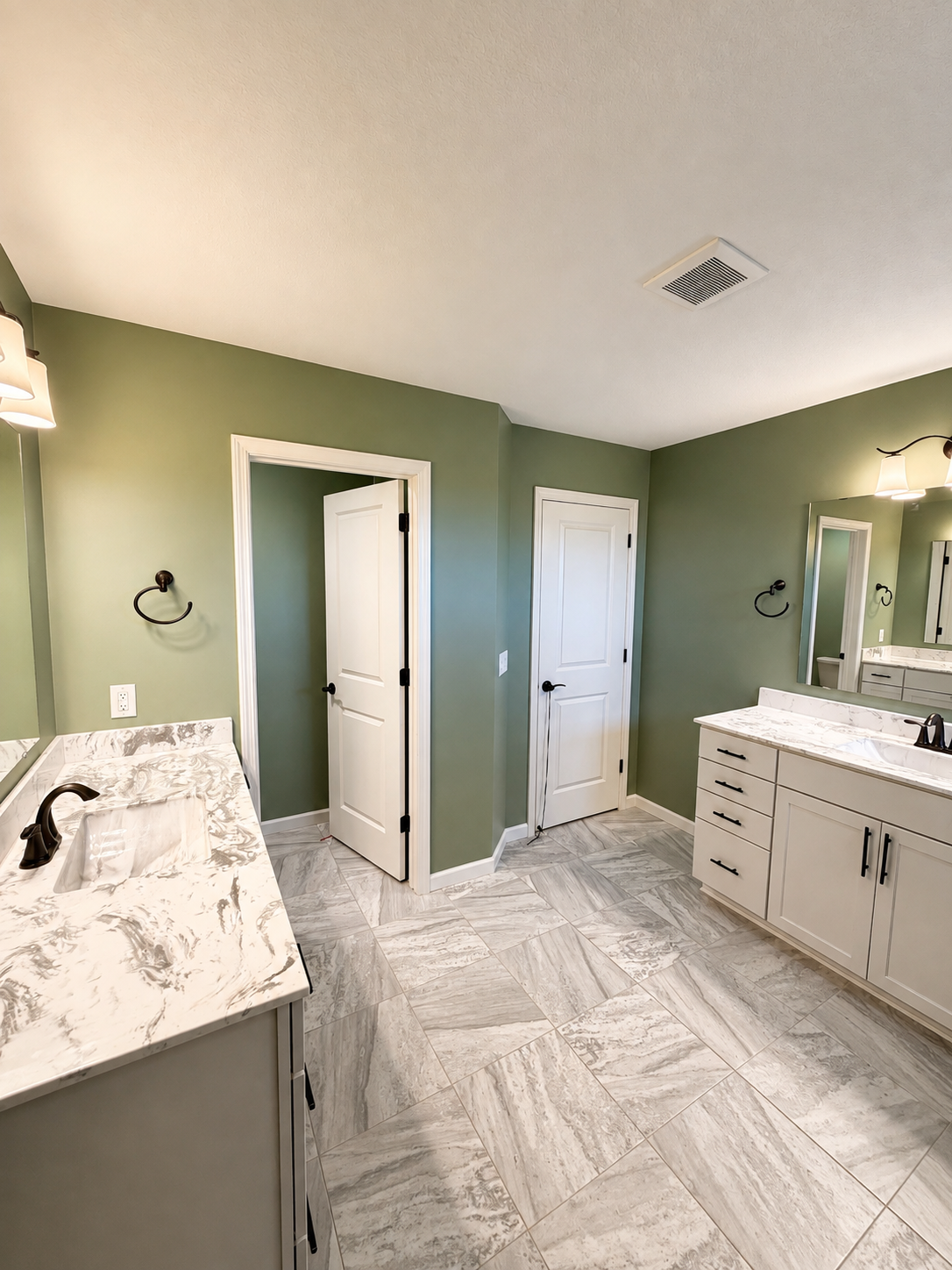 Interior bathroom repaint in Prior Lake, Minnesota. We repainted the full master bathroom with Sherwin Williams Duration interior paint.
