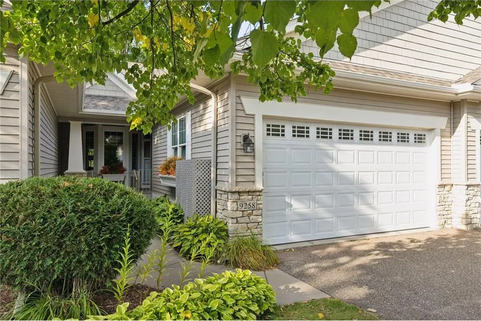 Sunnybrook Cove HOA Exterior Painting project in Eden Prairie, Minnesota