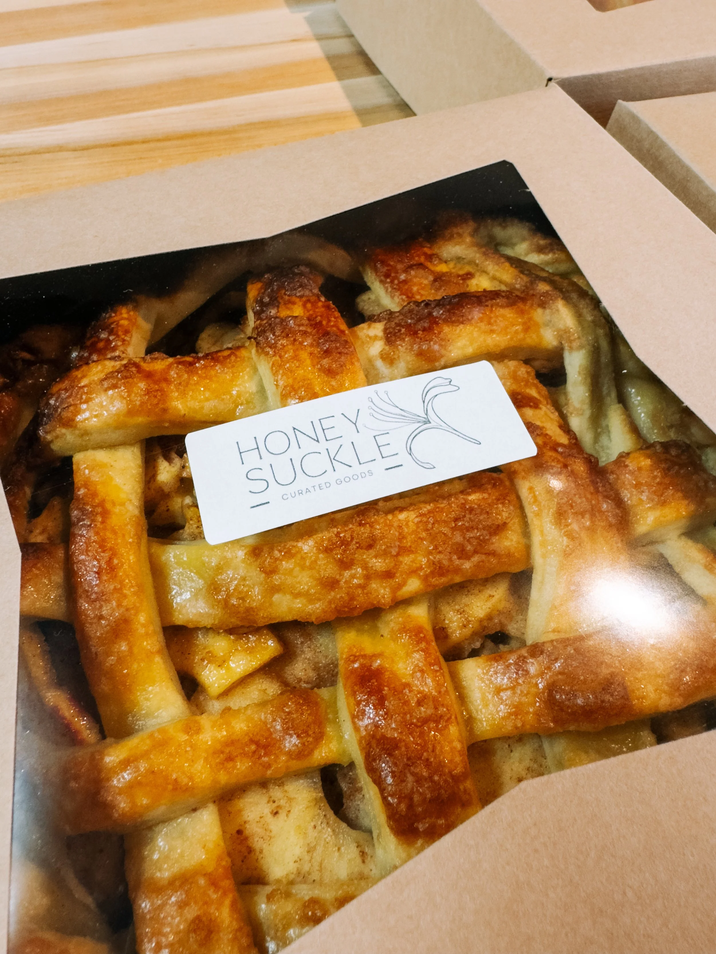 Hearty sourdough crust filled with 5lbs of hand-cut apples, gently tossed in sugar and spices to highlight their natural sweetness.