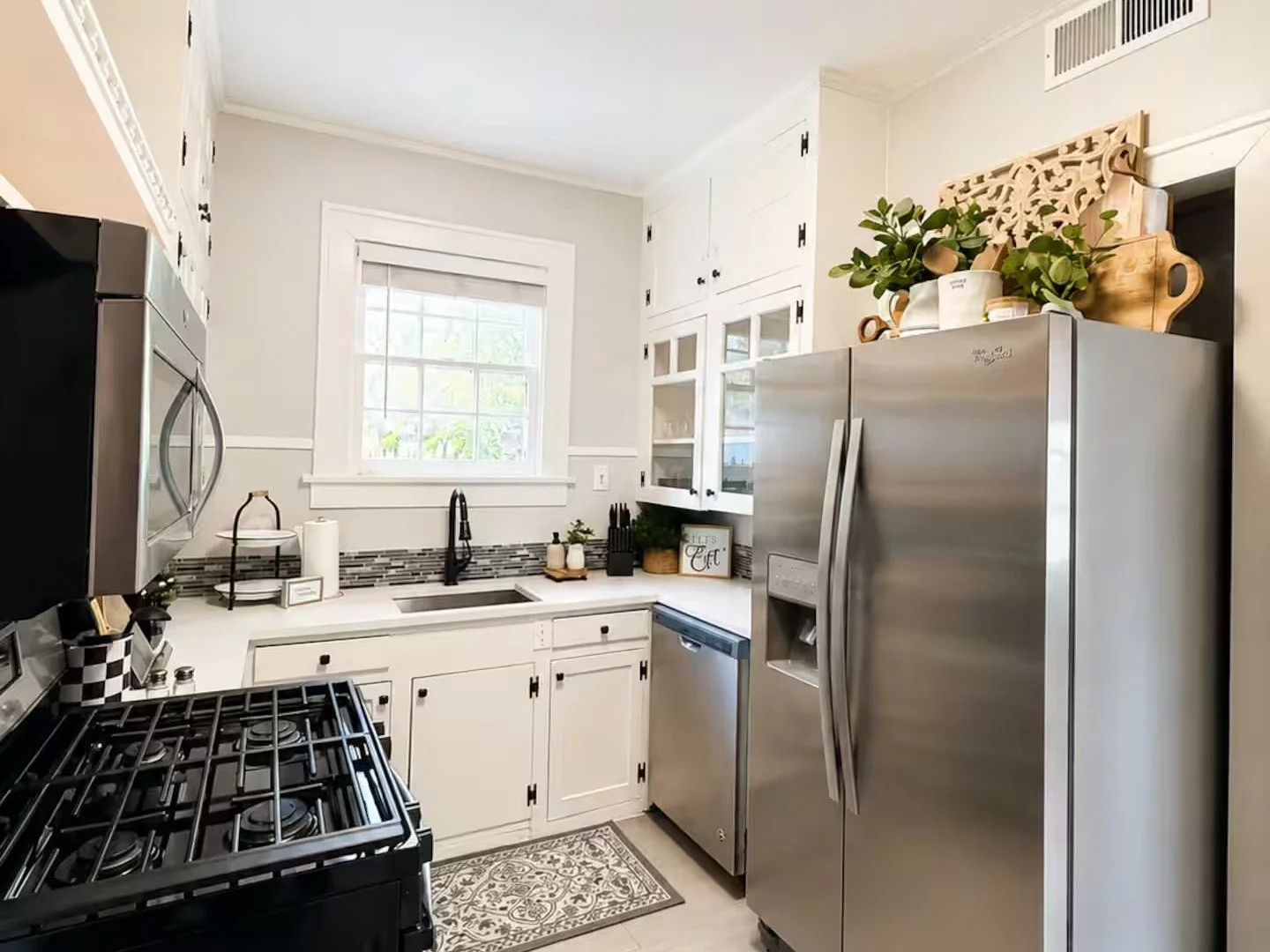 manor-06-kitchen_1.jpg