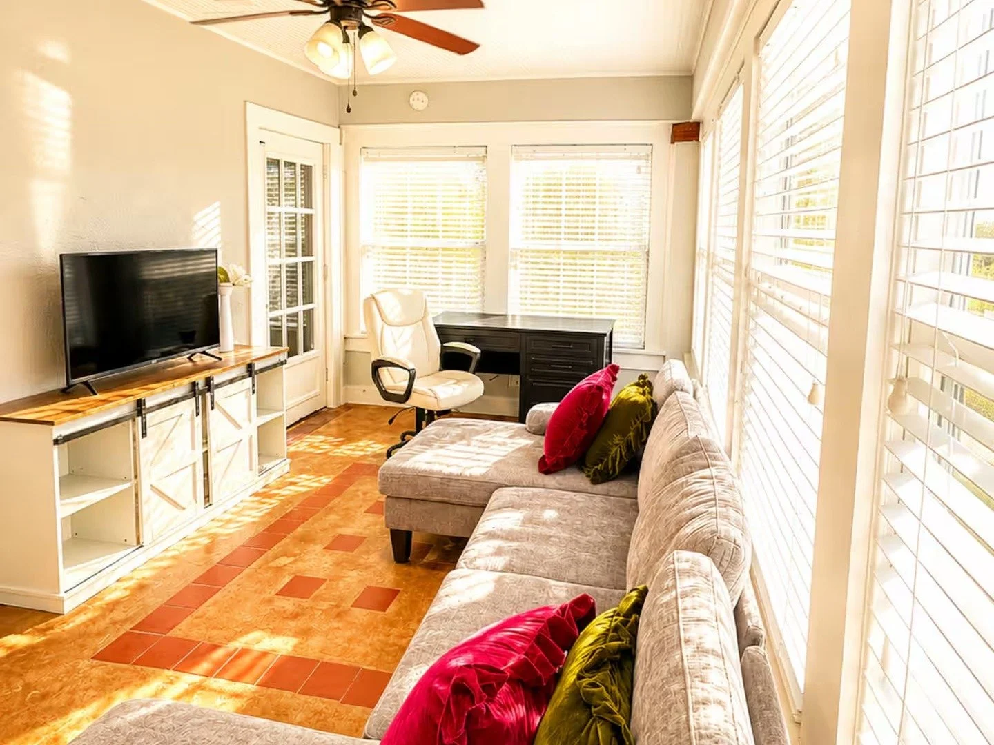 manor-04-sunroom.jpg