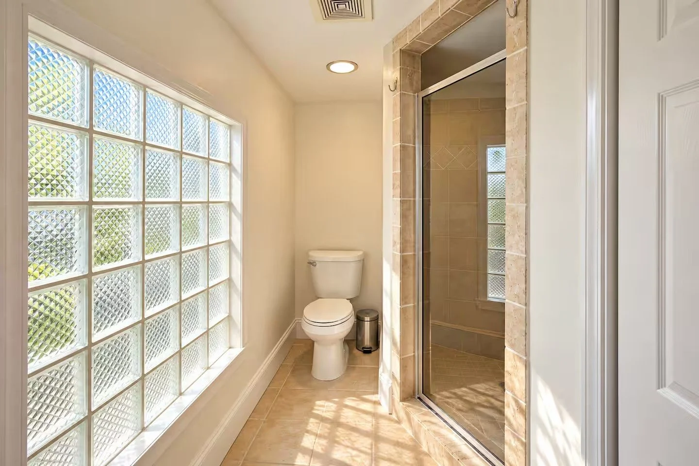 bathroom2.jpg