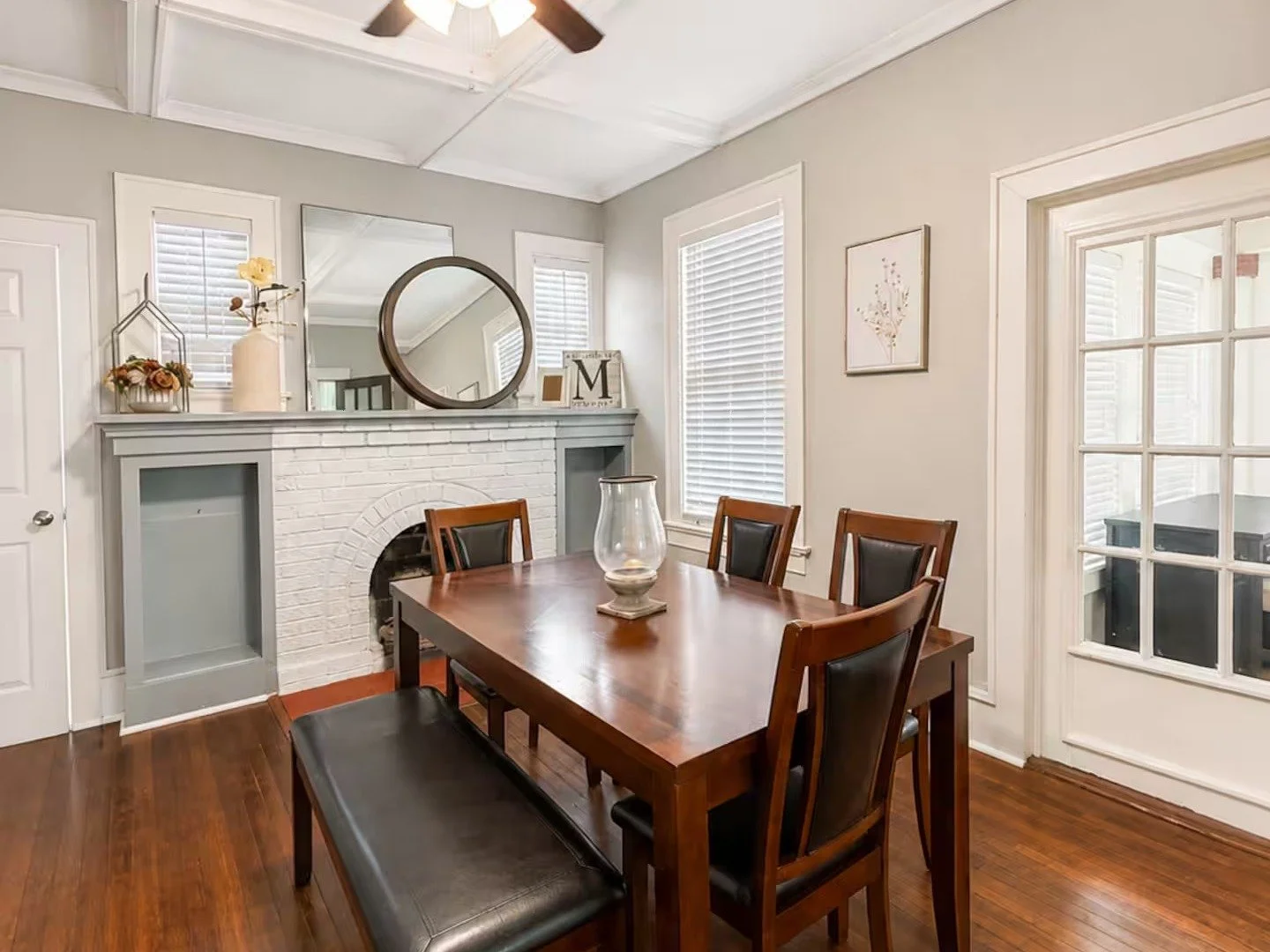 manor-03-dining_room.jpg