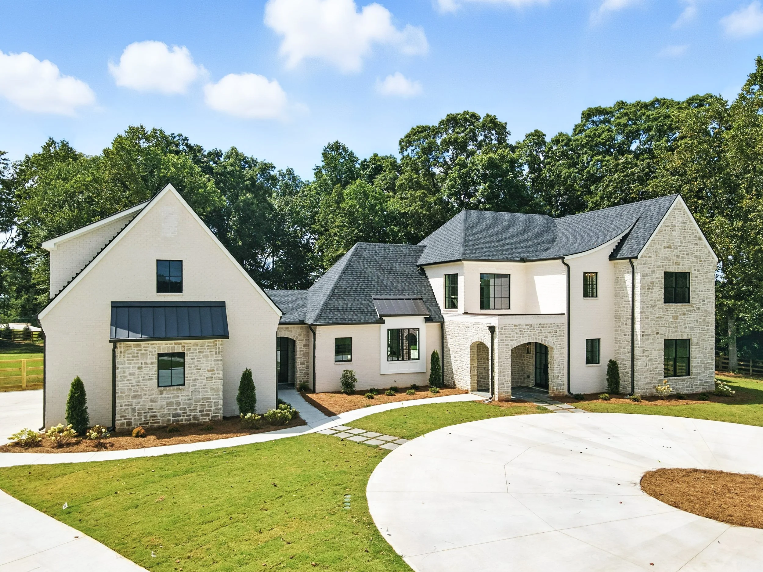 2075 Wilkie Rd.jpg