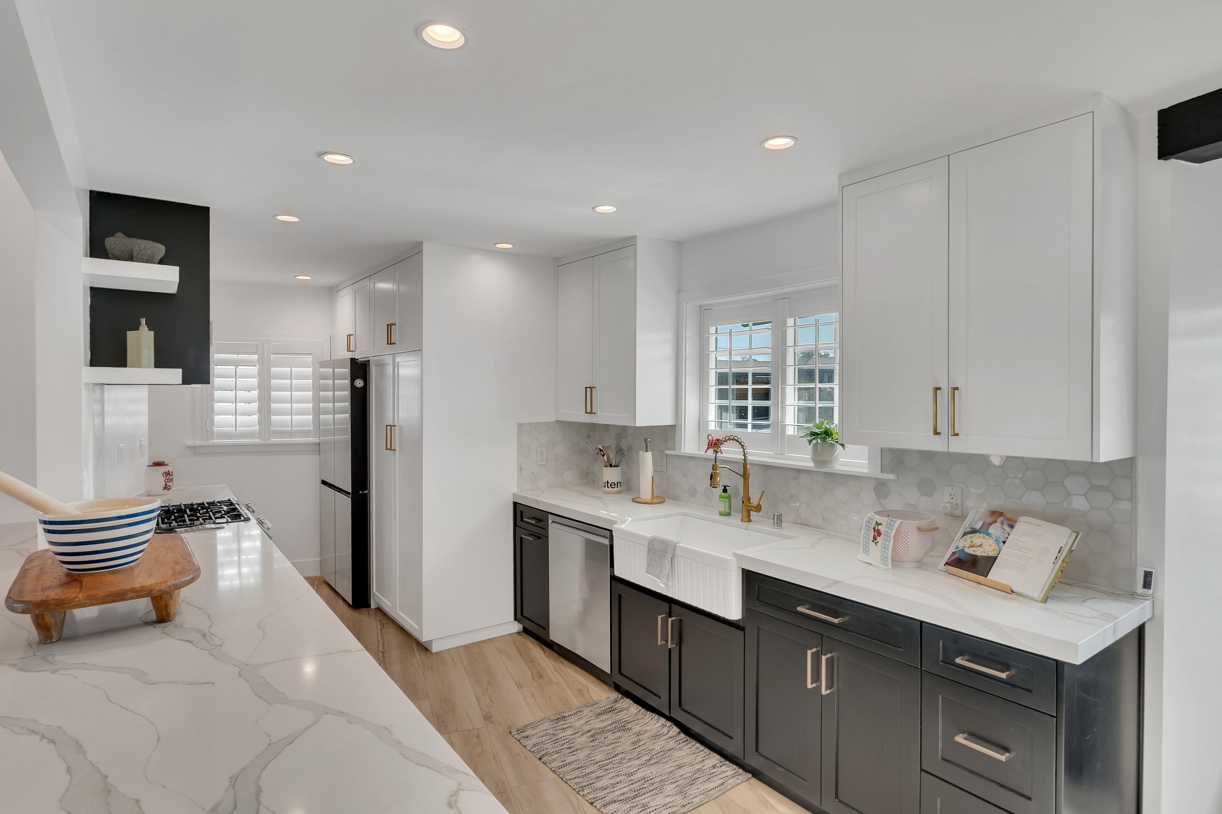 16-9449 Forbes Avenue-16.jpg