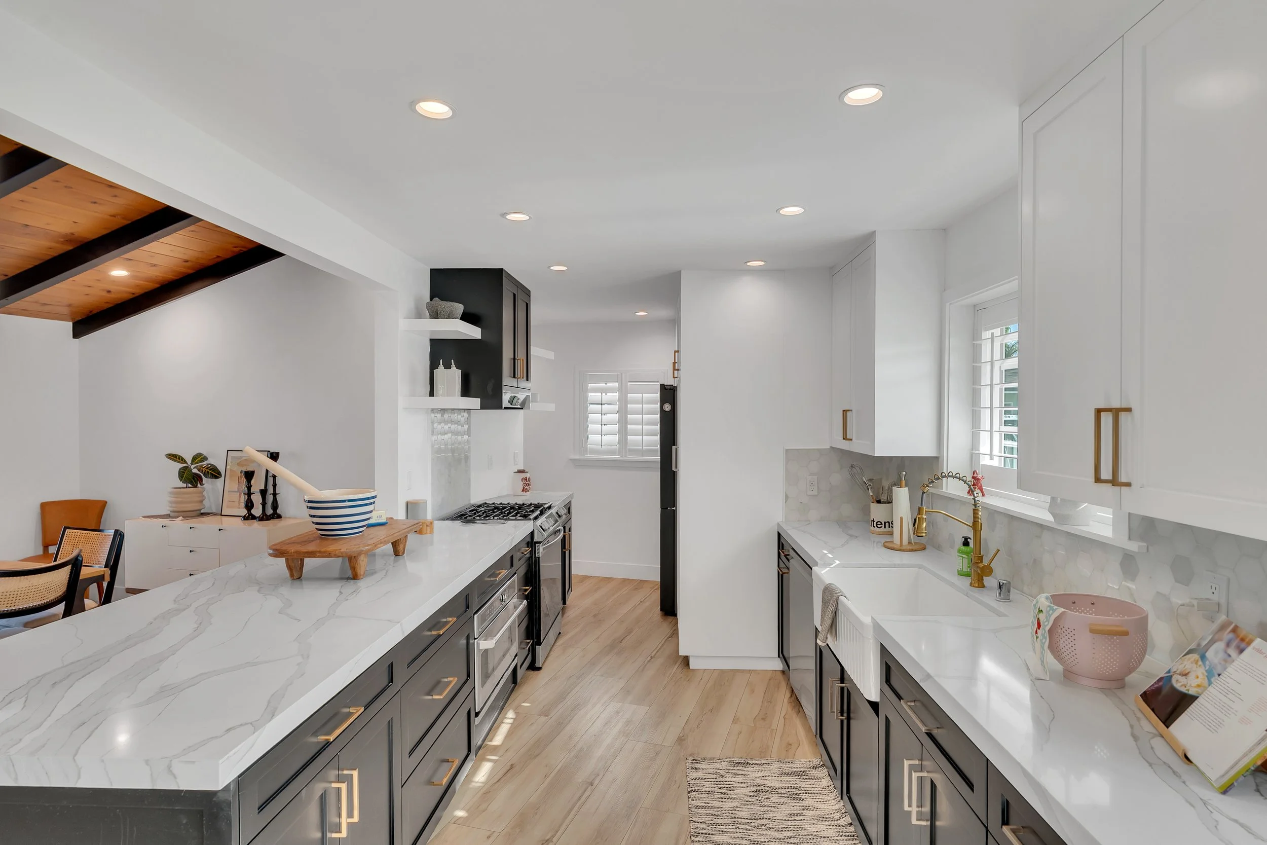 17-9449 Forbes Avenue-17.jpg