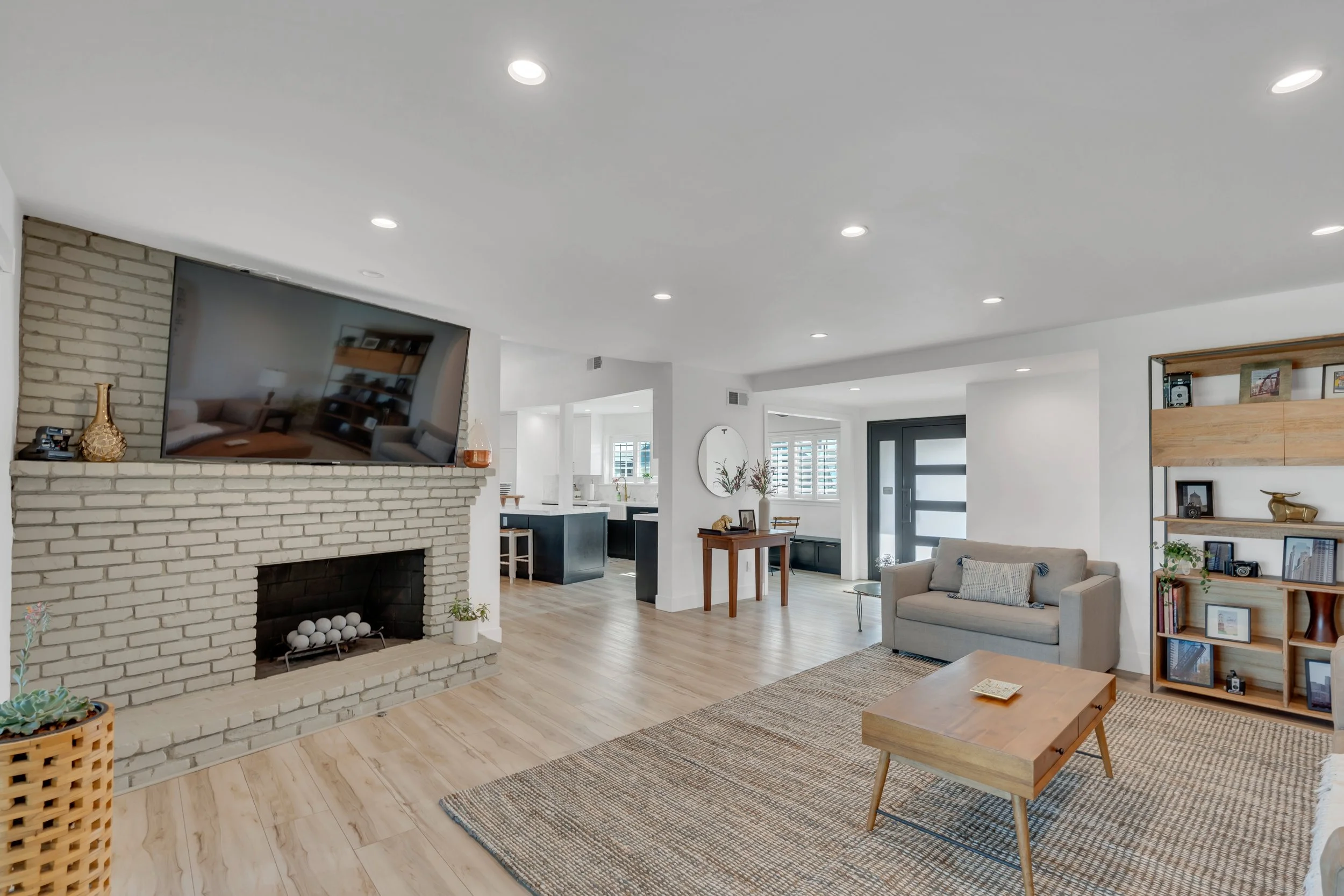 37-9449 Forbes Avenue-37.jpg