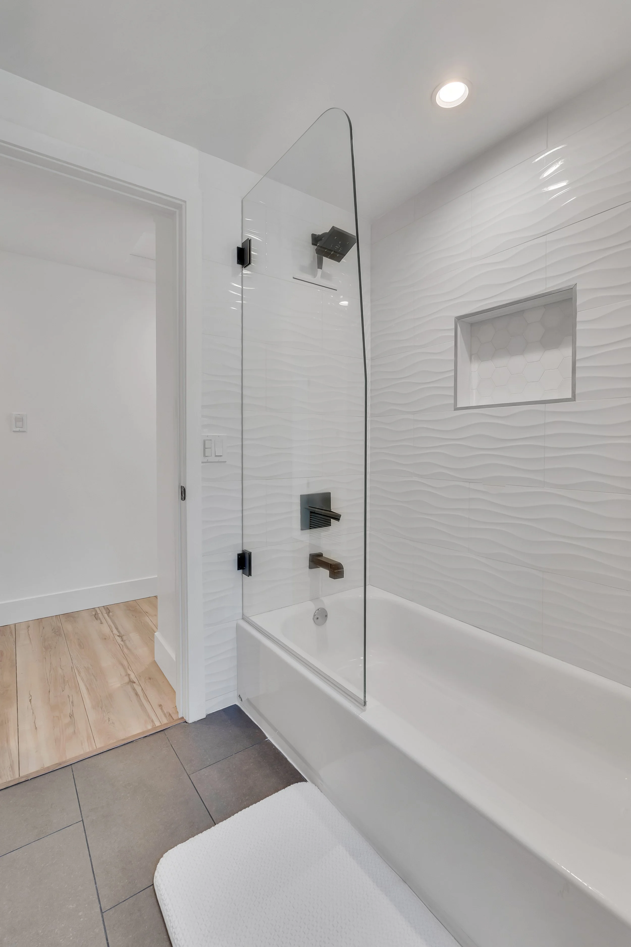 46-9449 Forbes Avenue-46.jpg