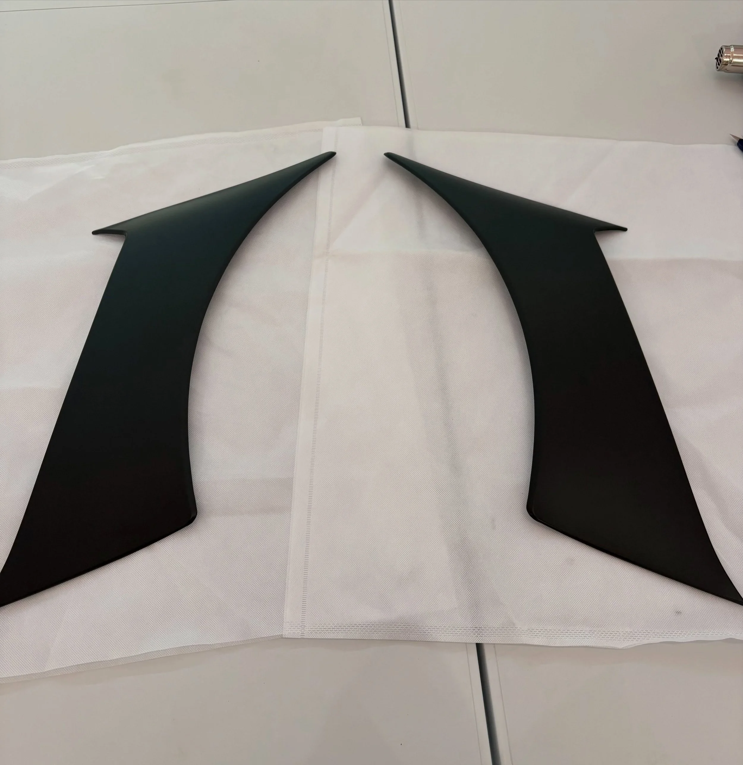 From gloss to matte black. A few smaller pieces from today.

#venom #yyc #airdrie #ppf #tint