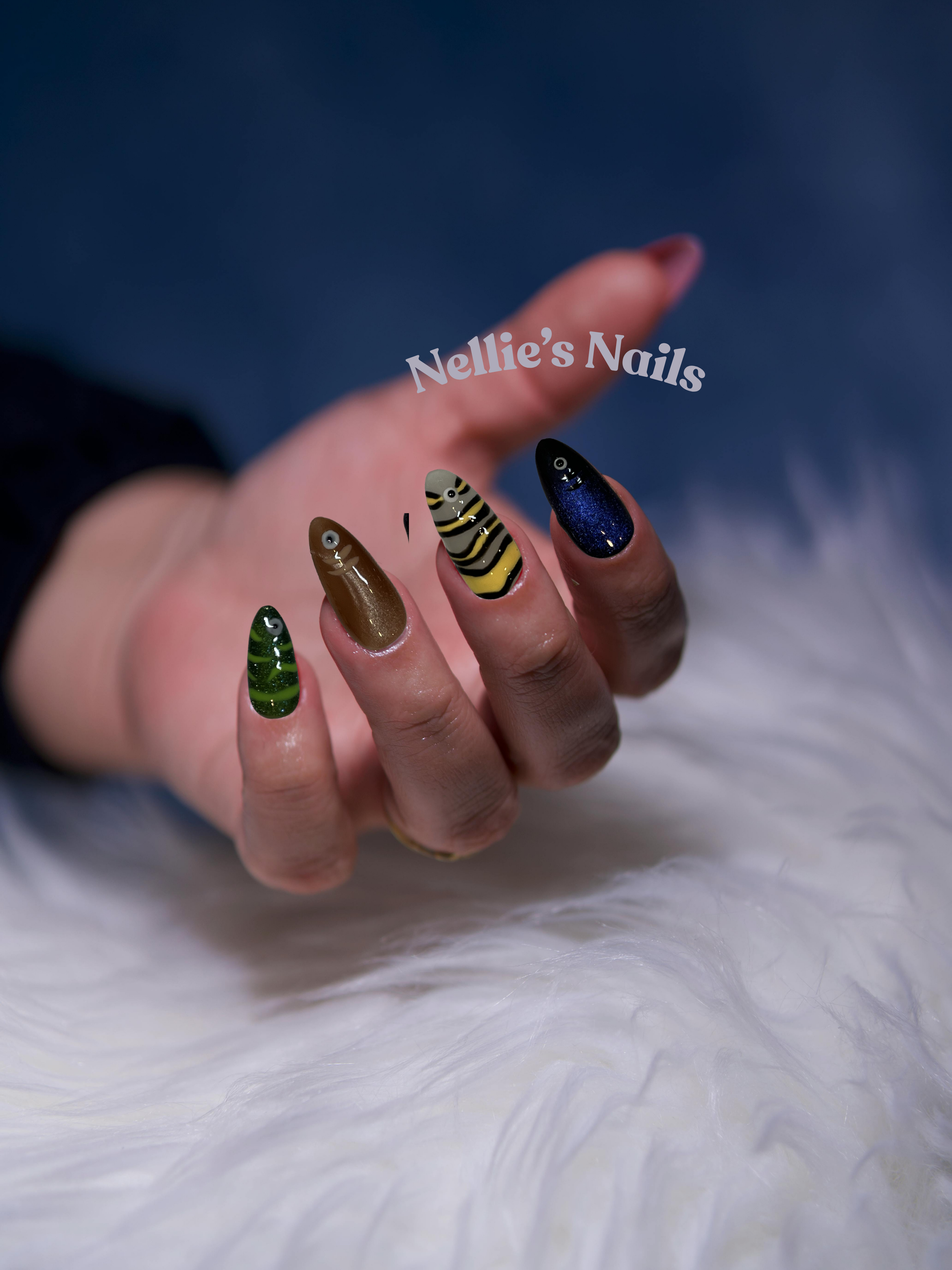 Fish nails on hand w:logo.png
