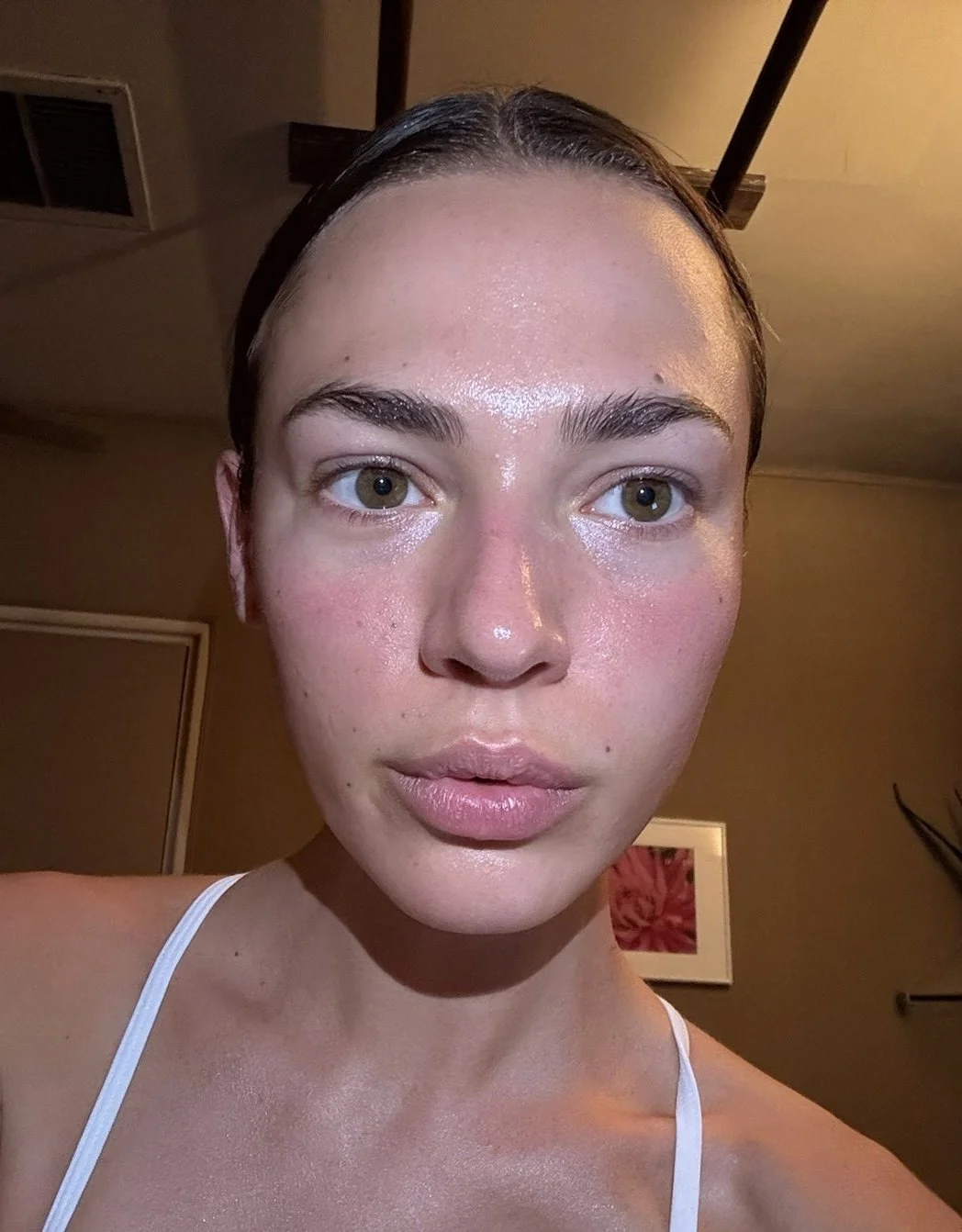 Facial lymphatic drainage massage to depuff face and neck, relieve sinus congestion, and sculpt jawline near chateau marmont on the sunset strip in west hollywood