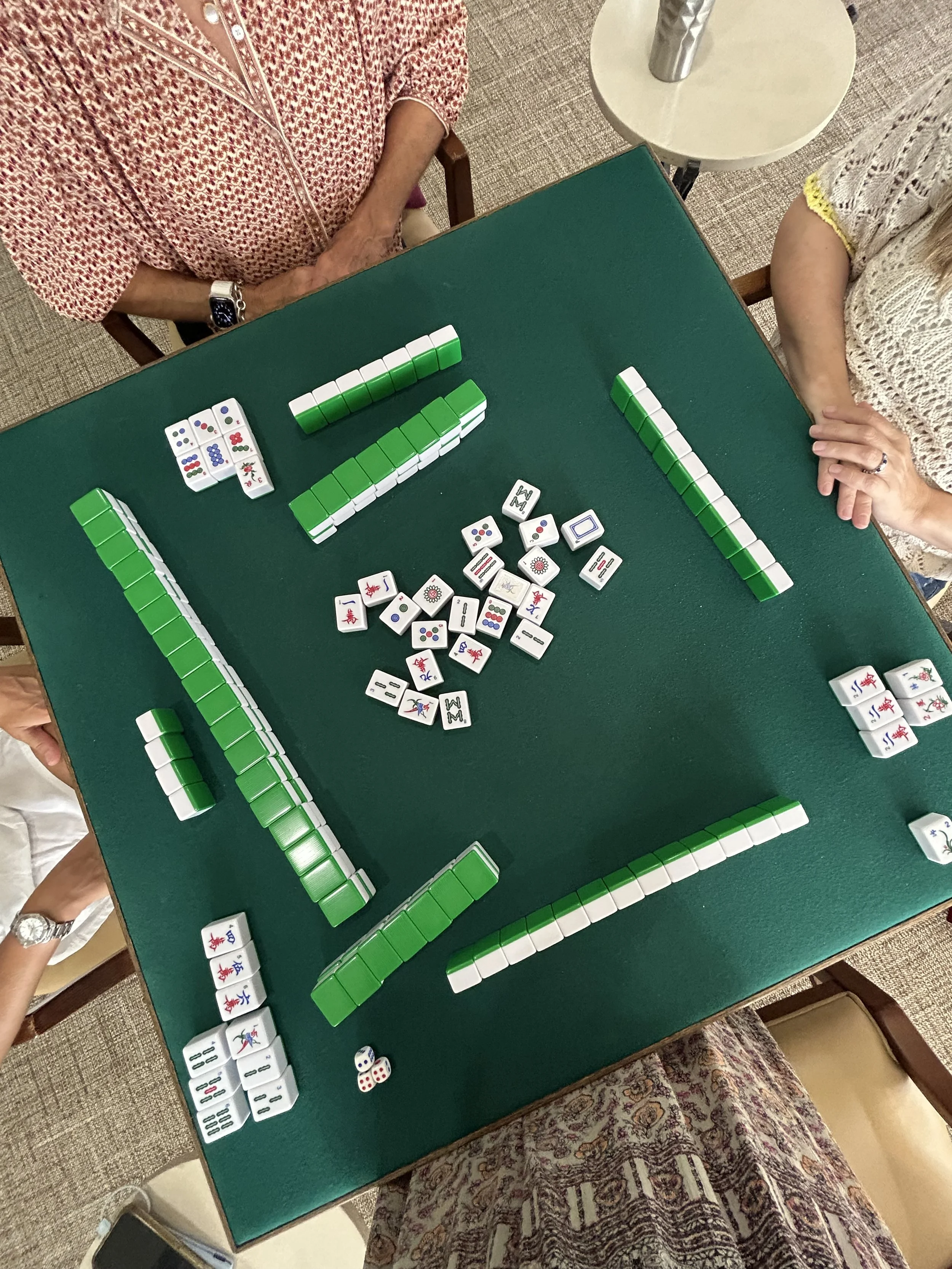 Lessons given in how to play Hong Kong Style mahjong.