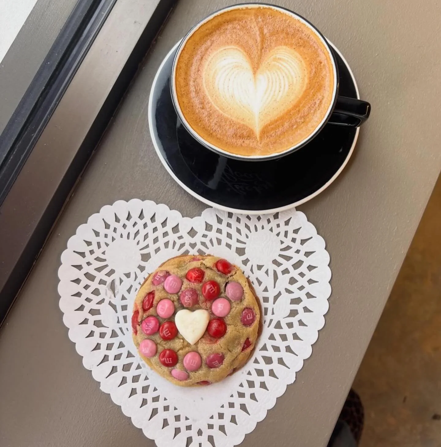 ☕️ + 🍪 = 😍
Visit Lucky Goat South Orlando this Valentine&rsquo;s day for your morning coffee, and grab a Sweetheart M&amp;M cookie for your sweetheart on your way out! ☕️🍪💝💘

#valentinesday #orlandobaker #orlandocookies #smallbusinesslove #valen
