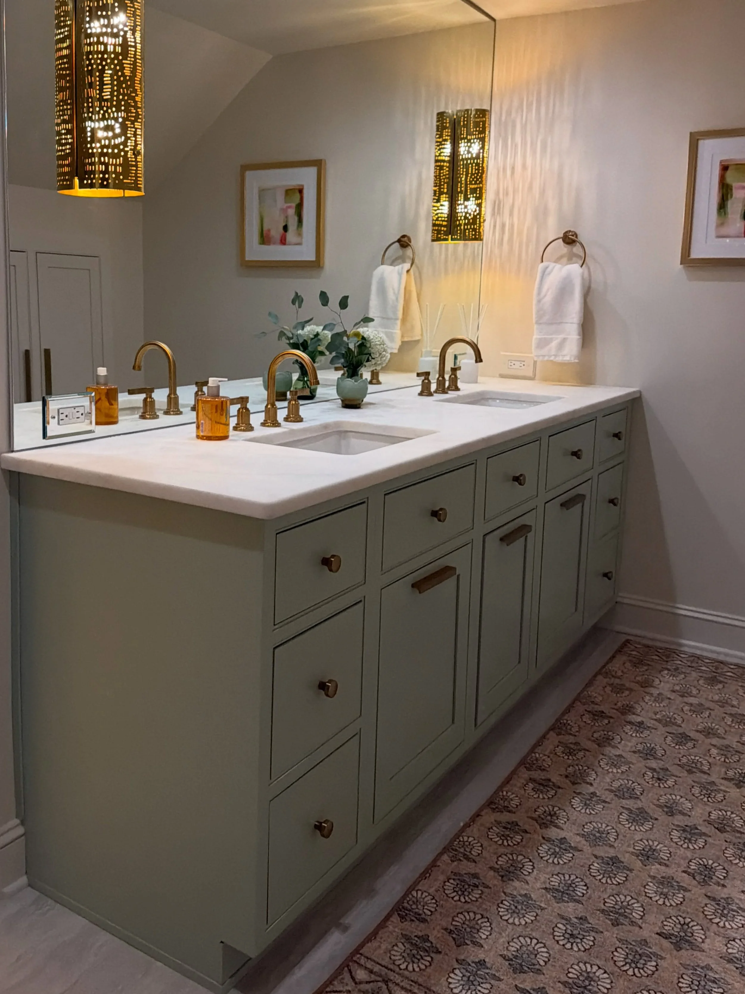 A guest bathroom, transformed! 🫧Swipe for before