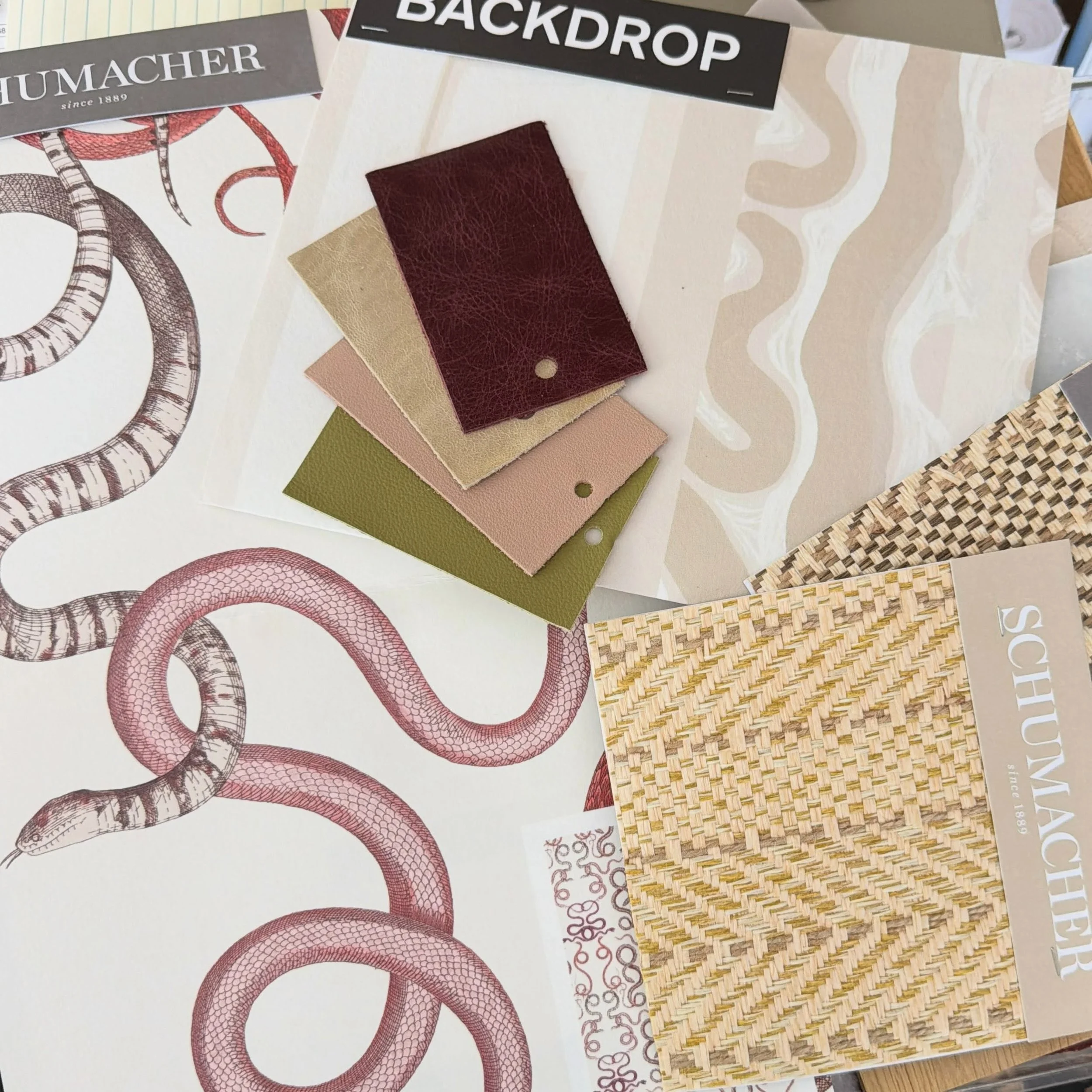 A gorgeous range of pattern and texture from @schumacher_midatlantic 🩷🤎🤍🧡
