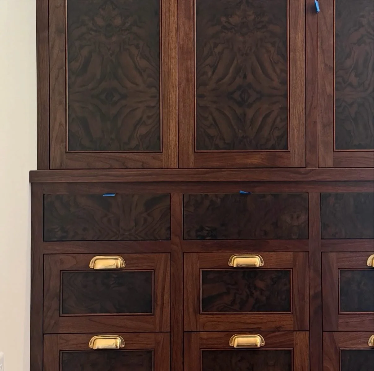 Just a peek at my pride and joy this month - a gorgeous custom walnut burl pantry cabinet, designed with love and care for some wonderful clients.

The rest of the hardware is back ordered, because this is real life. 

❤️