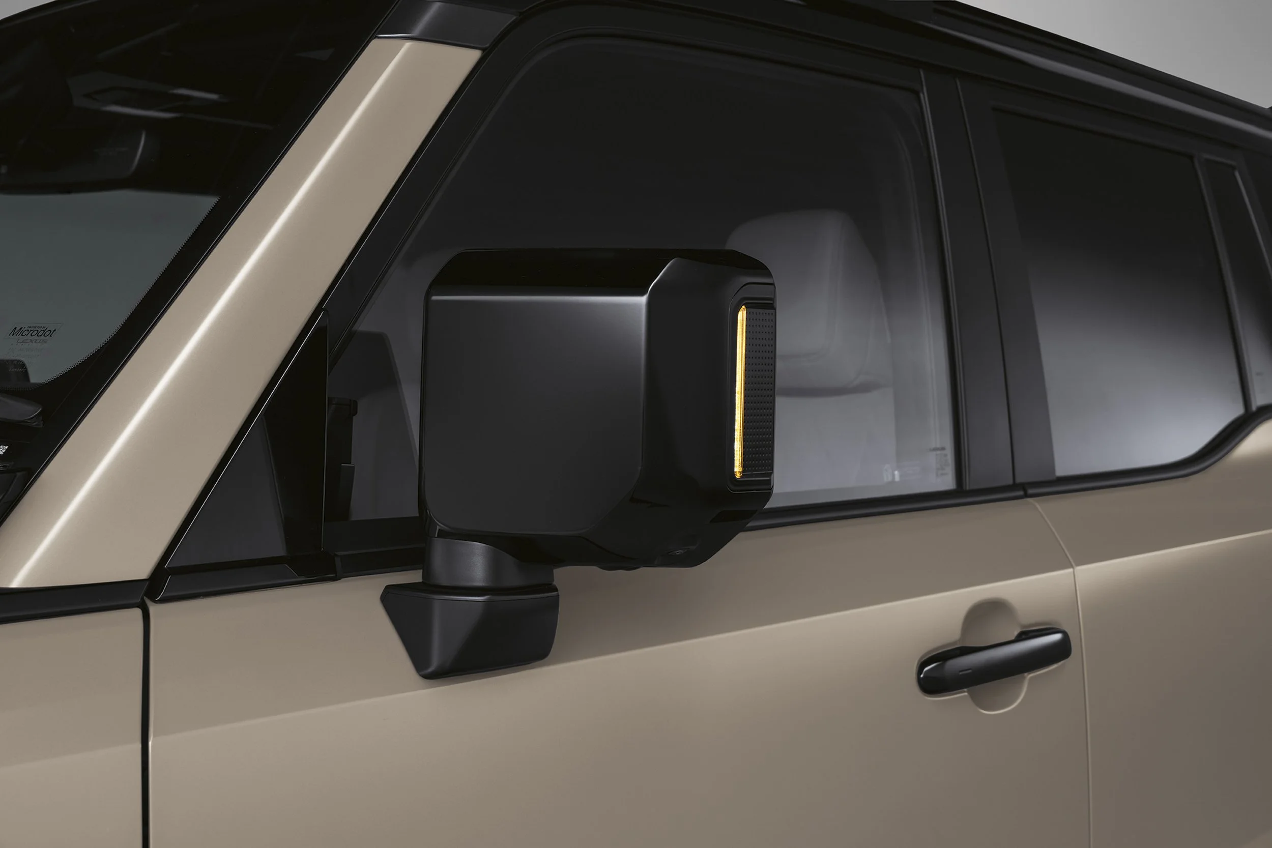 lexus_overtrail mirror_ret_l-resLEXUS_OVERTRAIL MIRROR_RET_L-RES.jpg