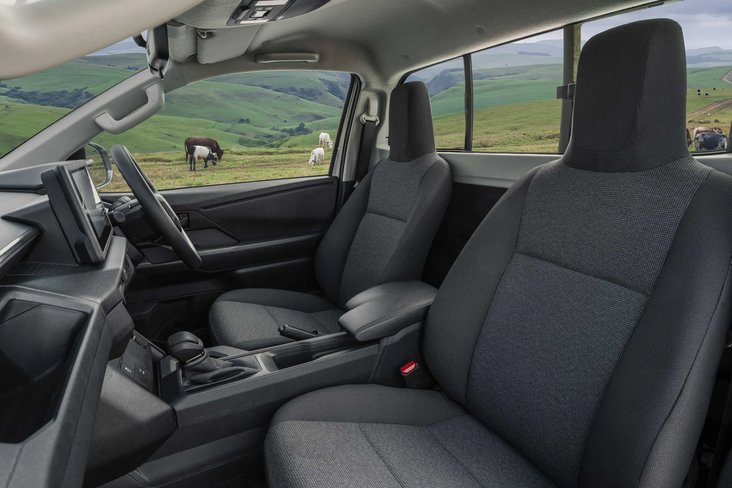 single_cab_seats_ret copySINGLE_CAB_SEATS_RET copy.jpg