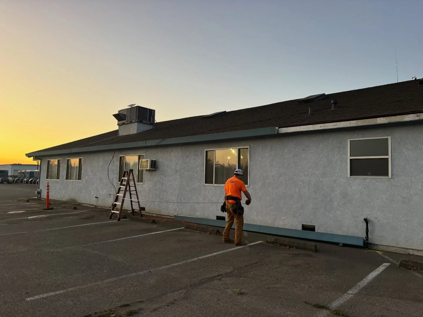 A look behind the build 👷&zwj;♂️

This project is an office expansion for a longtime customer. From planning to progress, we&rsquo;re proud to help their space grow alongside their business.

👉 Swipe to the end for our most recent video update &mda
