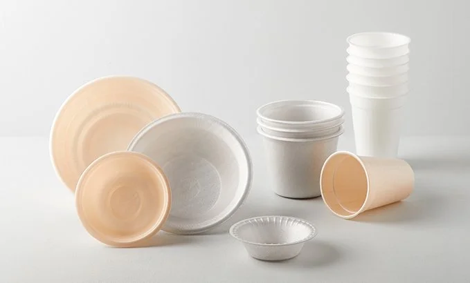 Nareumee plant-based bowls, cups, plates, and food containers