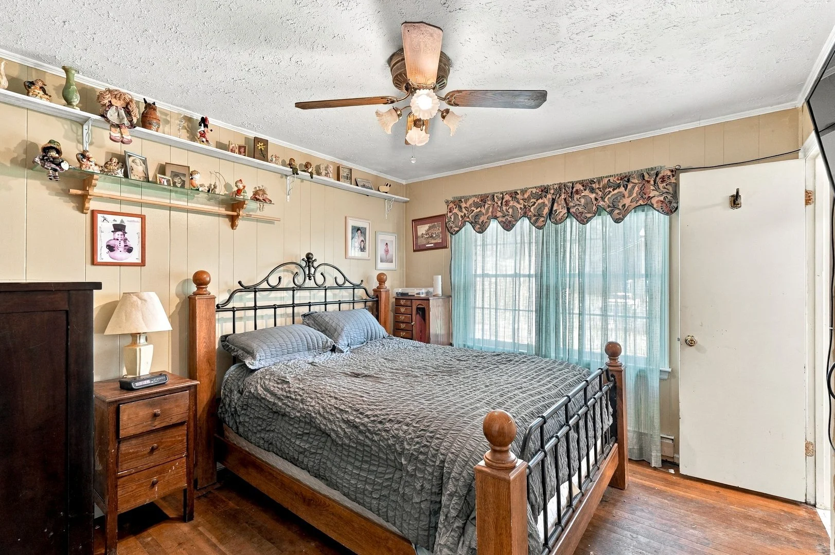 11-5110-macland-rd-bedroom.jpg