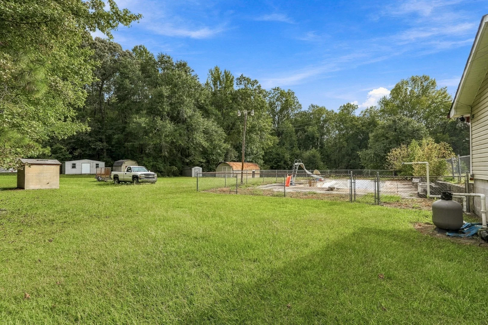 02-5110-macland-rd-backyard-pool-outbuildings.jpg