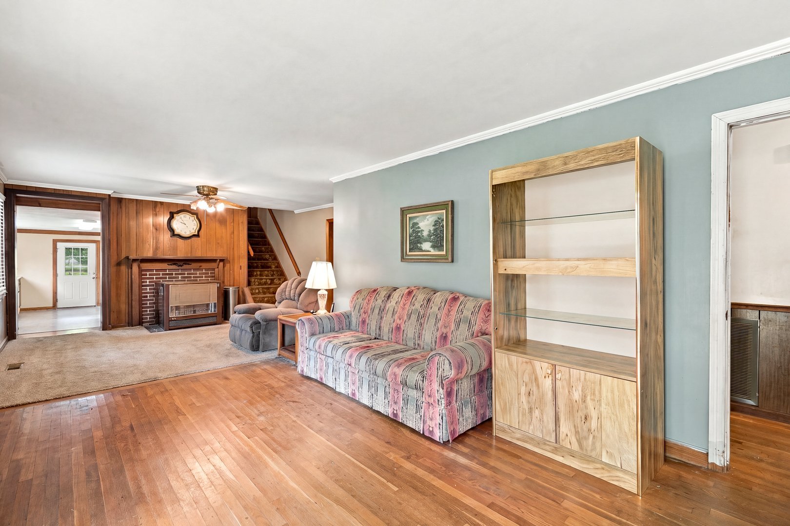 03-5110-macland-rd-living-room.jpg