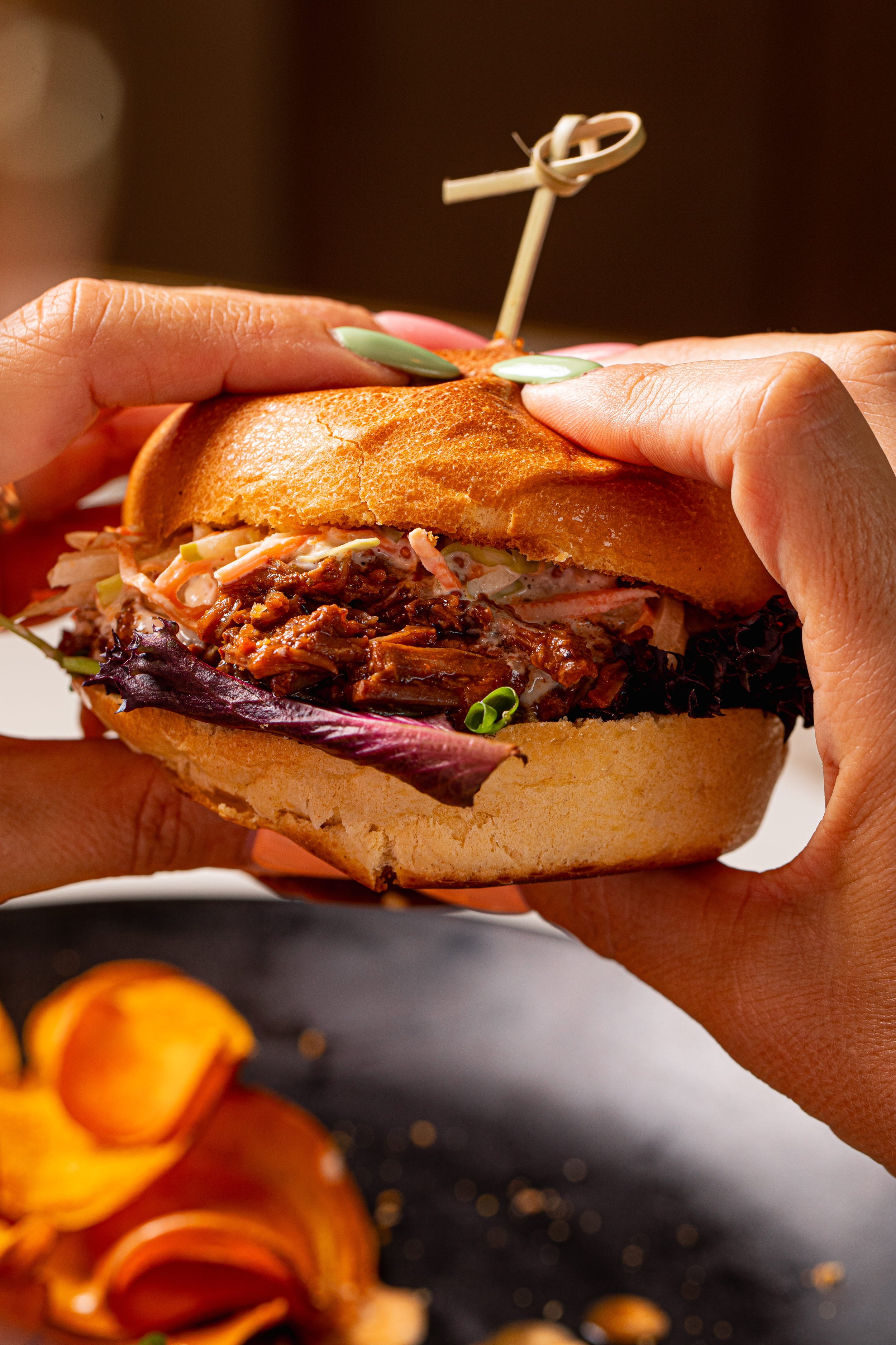 Burger ao almoço no Giga Brunch em Ermesinde, perto da Maia