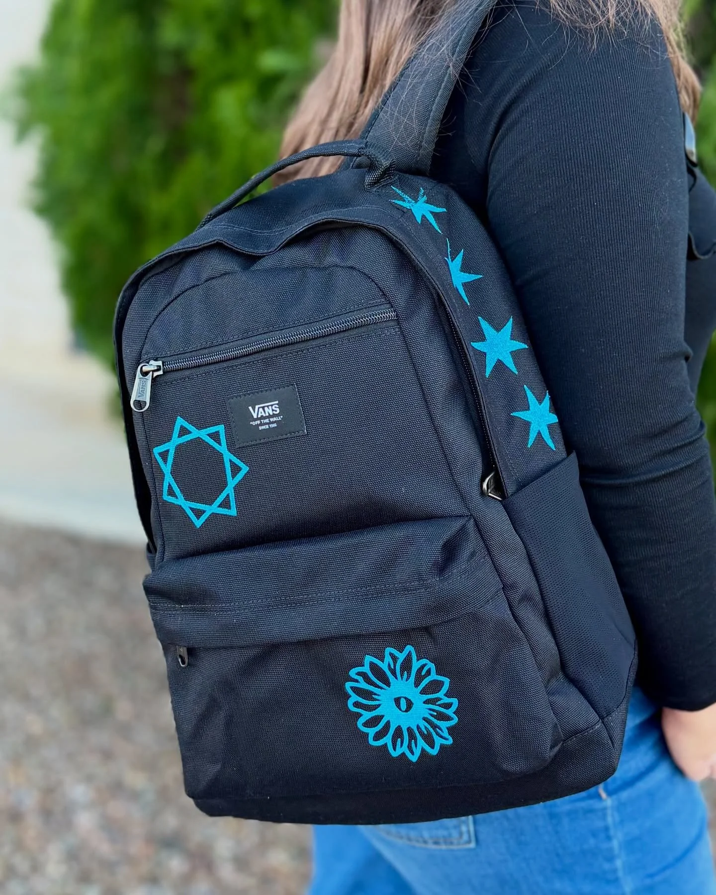 Idle hands + screen printing ink = more linocut experiments.
Got a one of a kind lil&rsquo; backpack out of this one. More practice has left me with smoother stamps and heavier ink transfers.

Do we see a Havoc apparel and accessory line in the futur