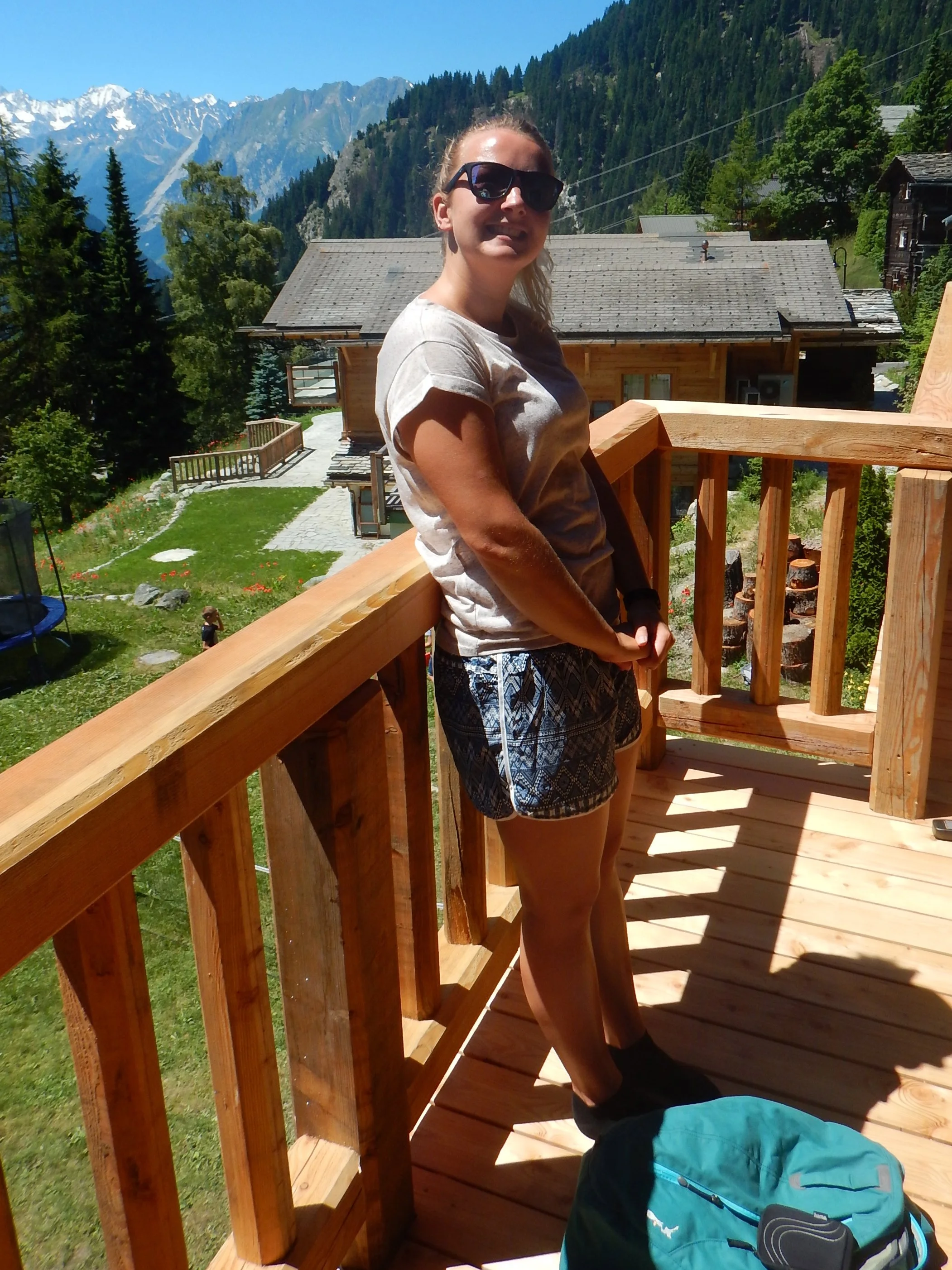 Help the wounded Alpine Professionals
