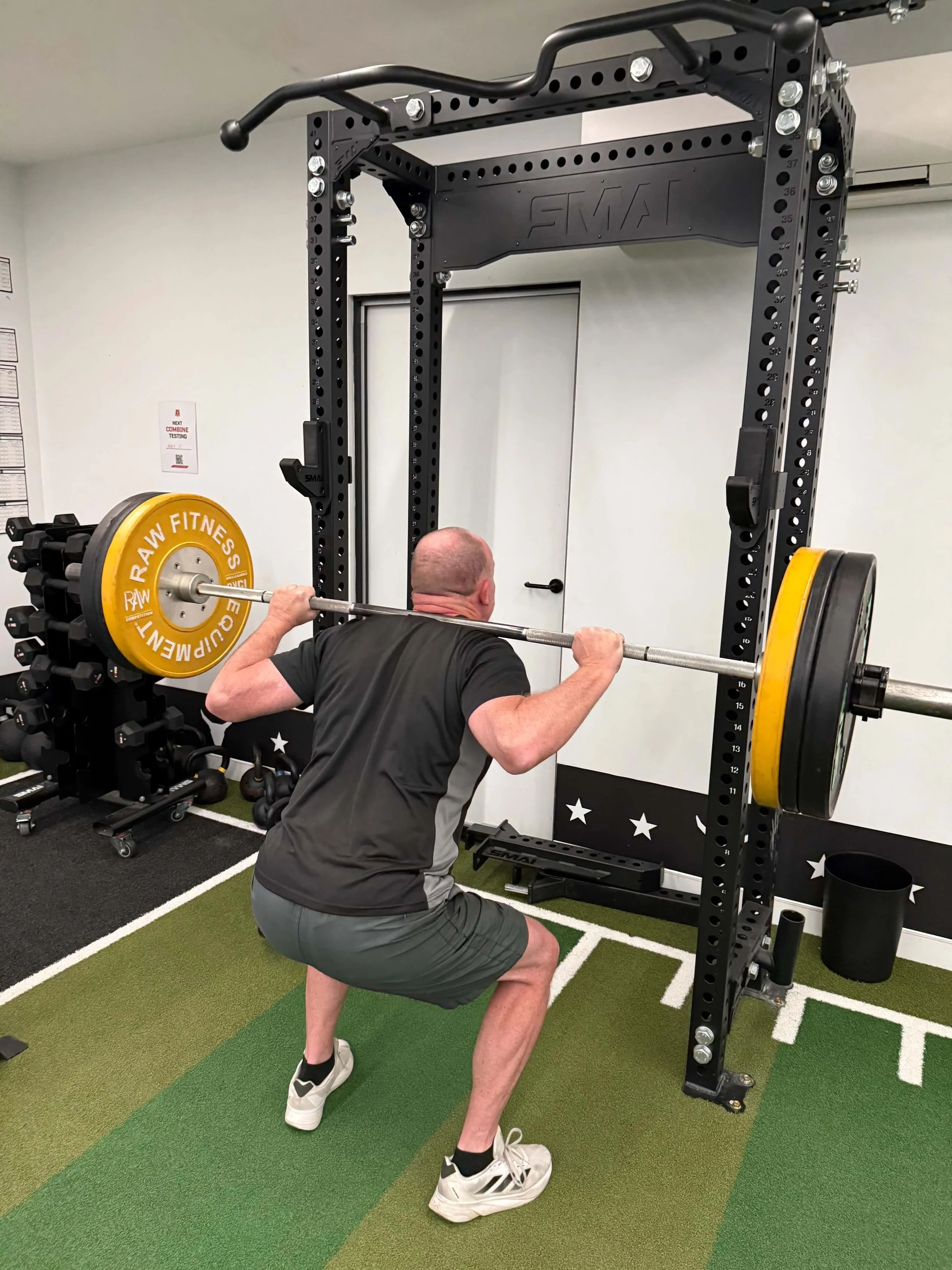 8 weeks. Measured. Proven.

Michael came in, did the work, and trusted the process.

Start vs Finish:

Deadlift: 85kg &rarr; 90kg (+5.9%)
Squat: 65kg &rarr; 80kg (+23%)
DB Press: 22.5kg &rarr; 32.5kg (+44%)
Pull Ups: 3 &rarr; 4 (+33%)

Engine test:
6
