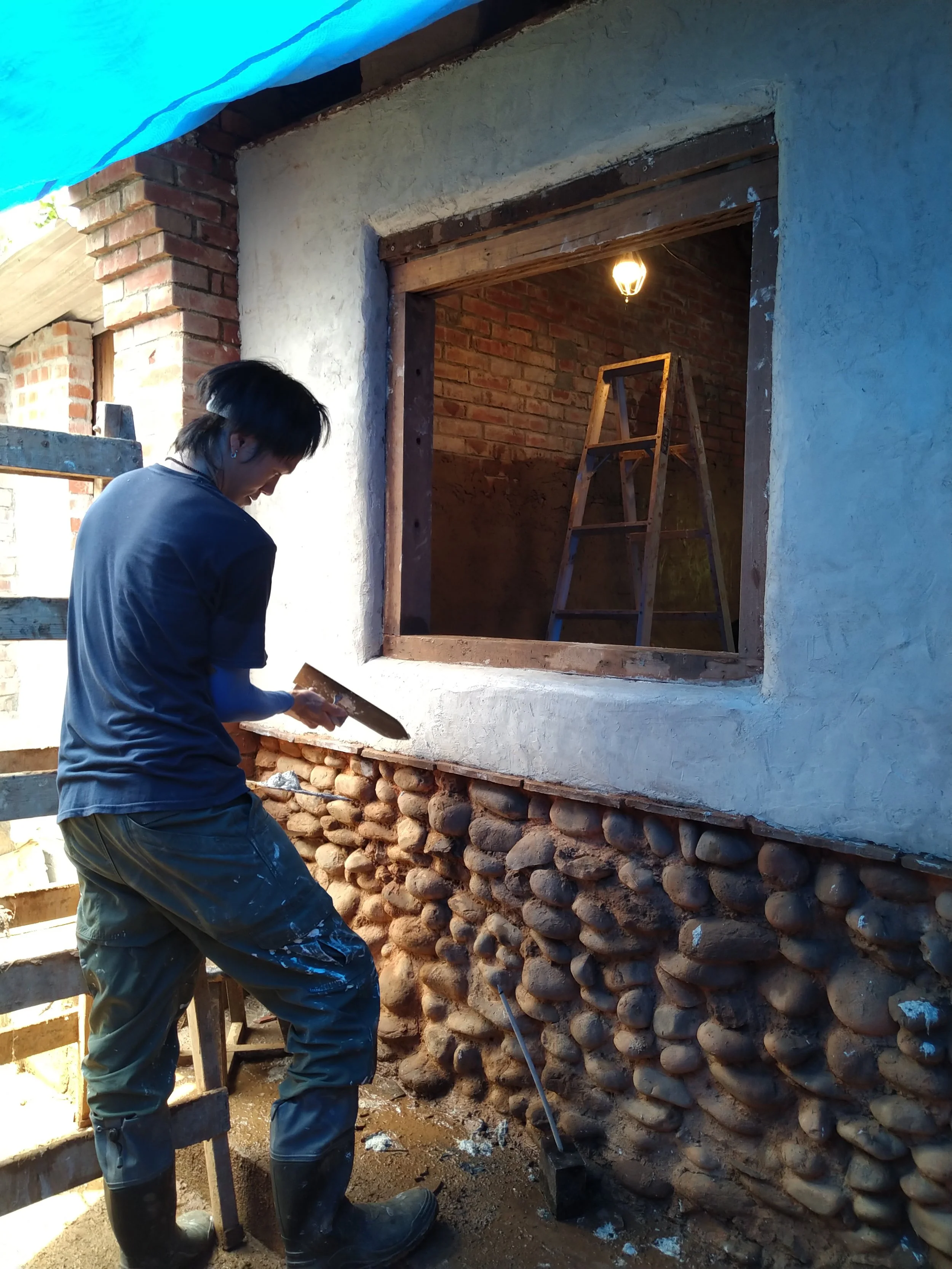 Applying lime plaster