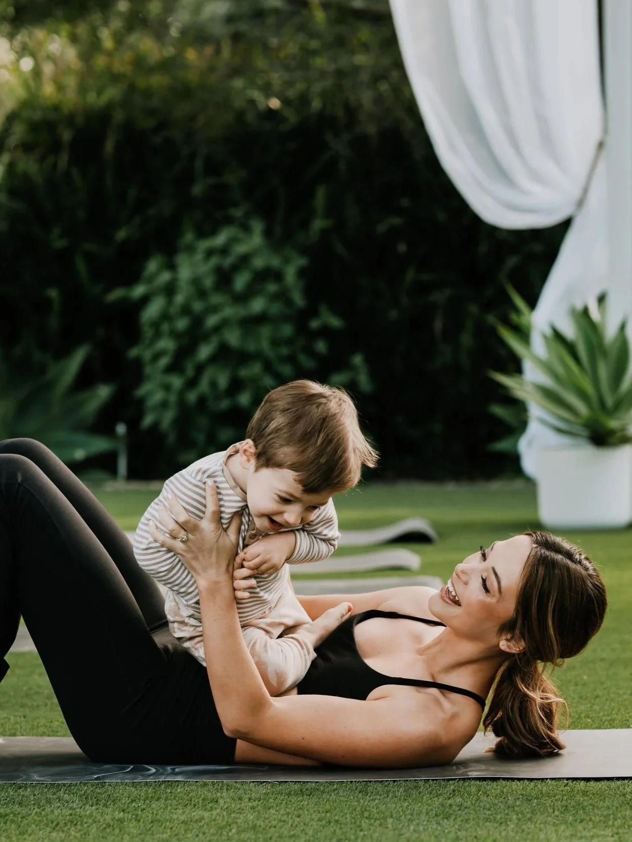 Outdoor mat pilates, Mums and bubs, Pilates for mums, Boutique outdoor pilates classes on private acreage in Sydney's Northern Beaches.