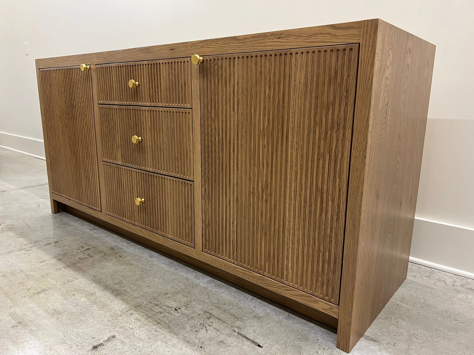 WILLOW MODERN BATHROOM VANITY | FLUTED | WHITE OAK