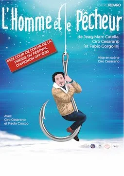 Affiche de la pièce de théâtre 'L'Homme et le Pêcheur' au Teatrecarco, illustrant un homme accroché à un appât de pêche en forme de croissant de lune avec un ciel étoilé en arrière-plan.
