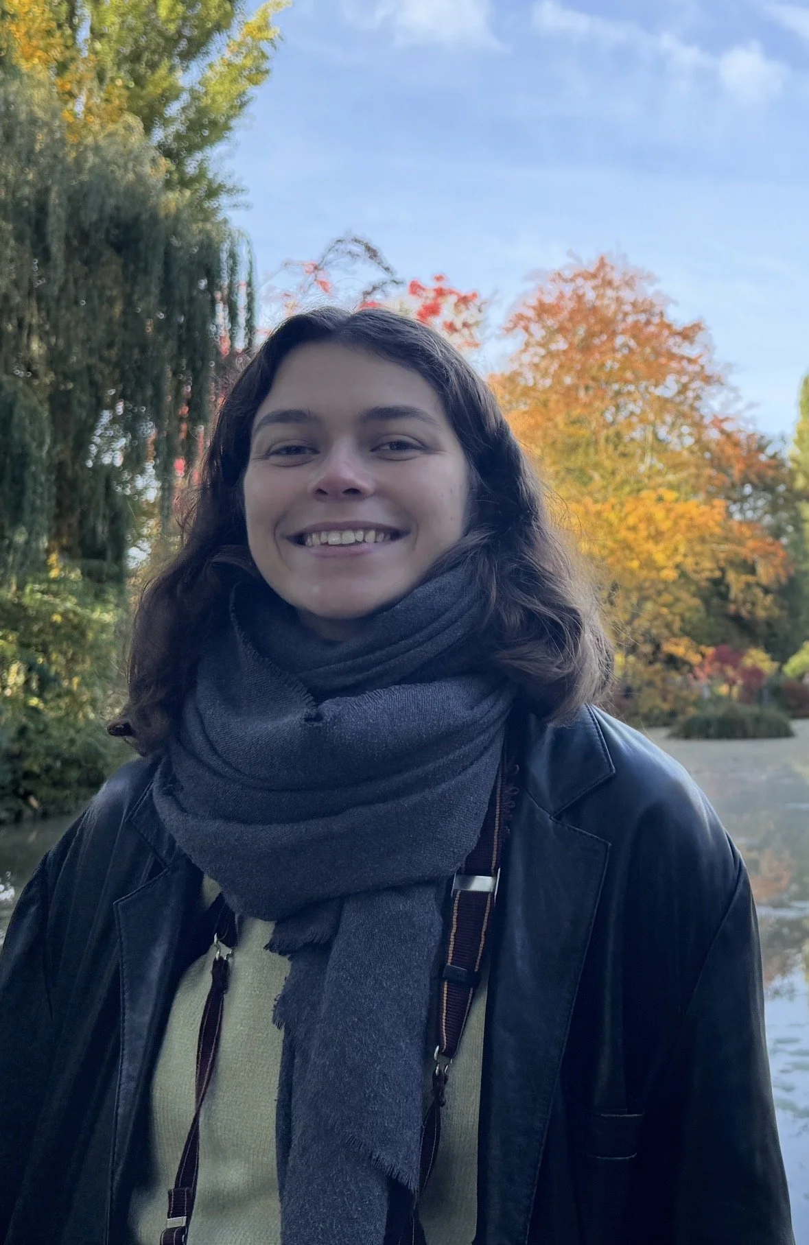 Portrait de Zoé Guézel, psychologue clinicienne, souriant face à l'objectif